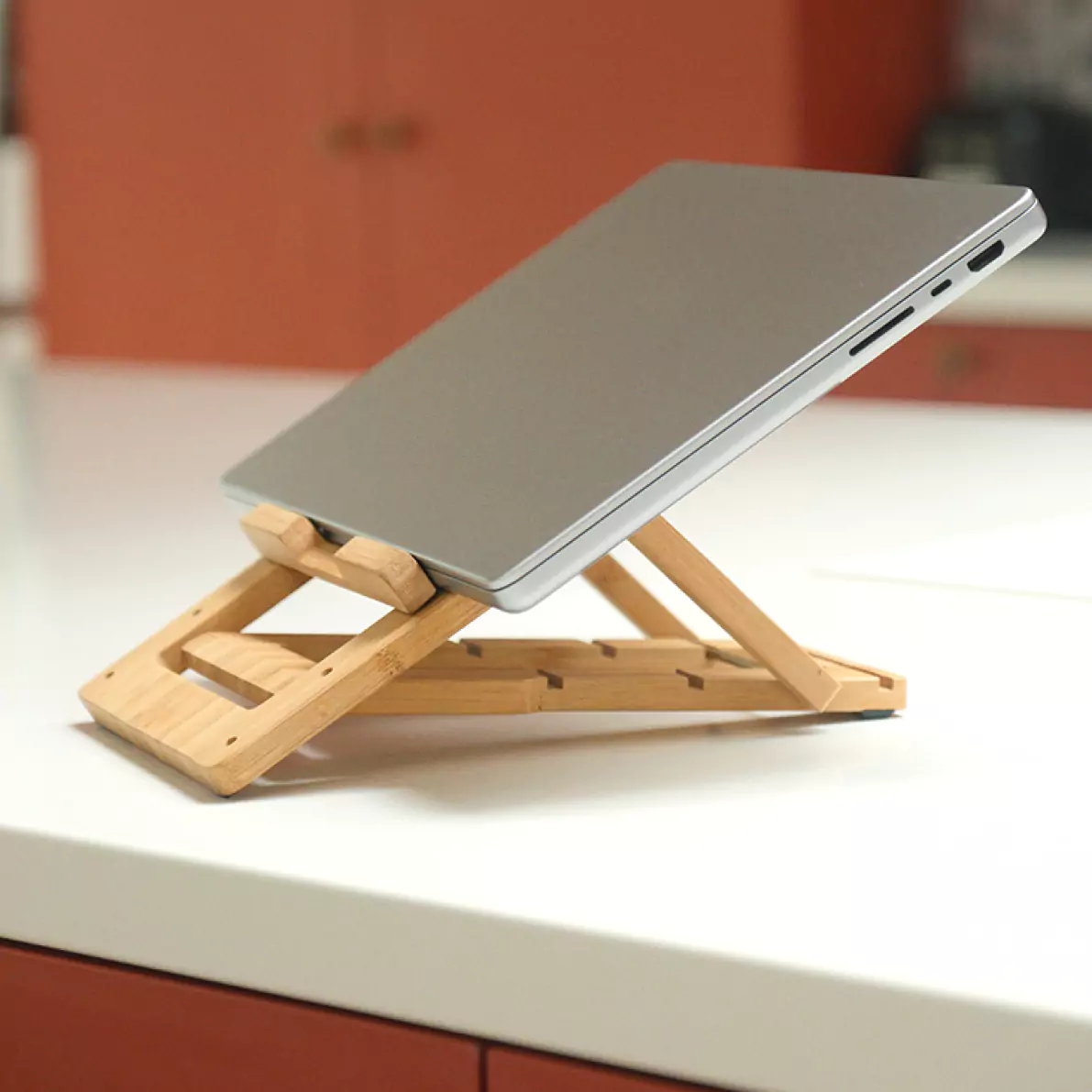 Levelty stand product view 4